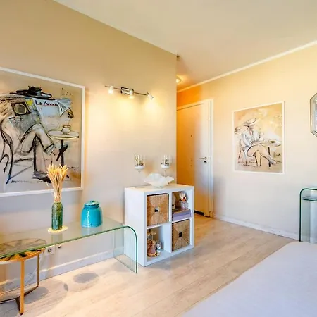 Appartement Le Port L Unique Location L Shellter-rentals Saint-Tropez